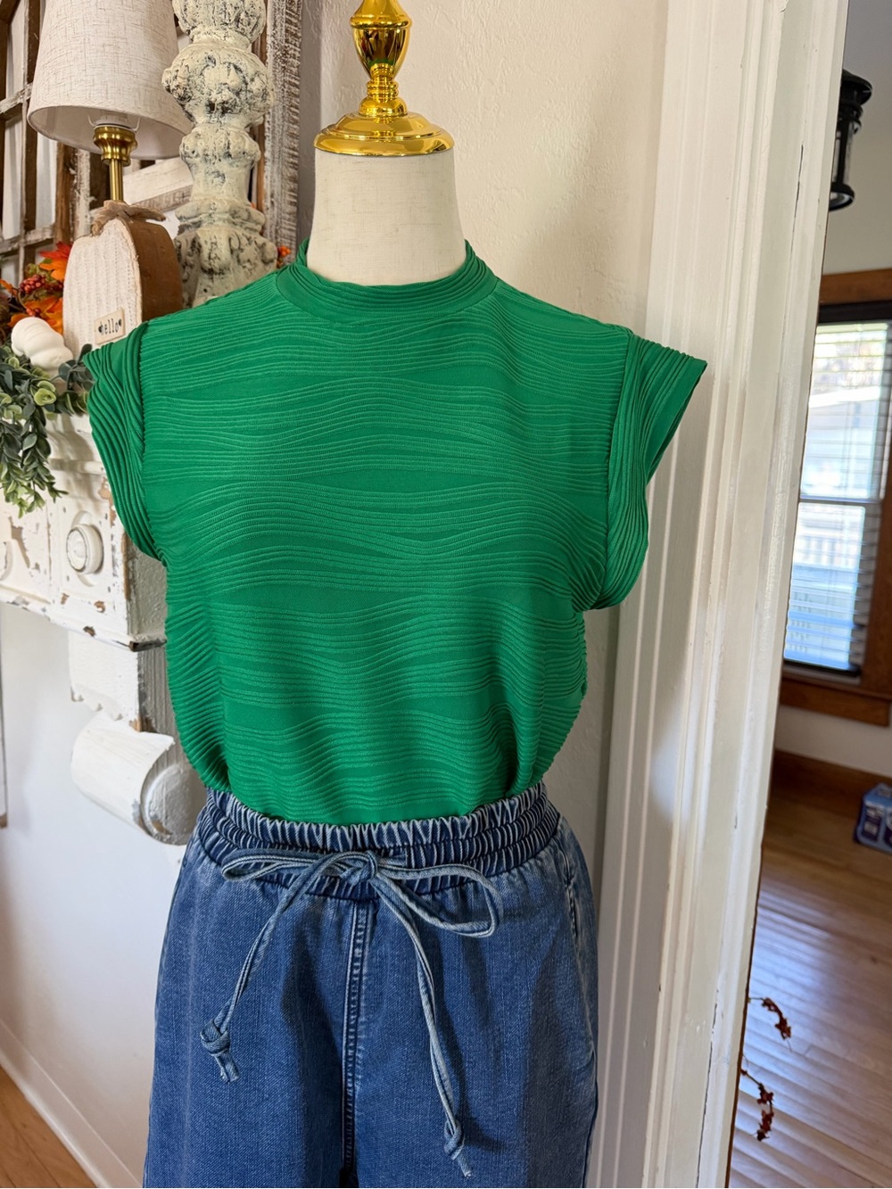 Women's Green Textured Cap-Sleeve Tank Top